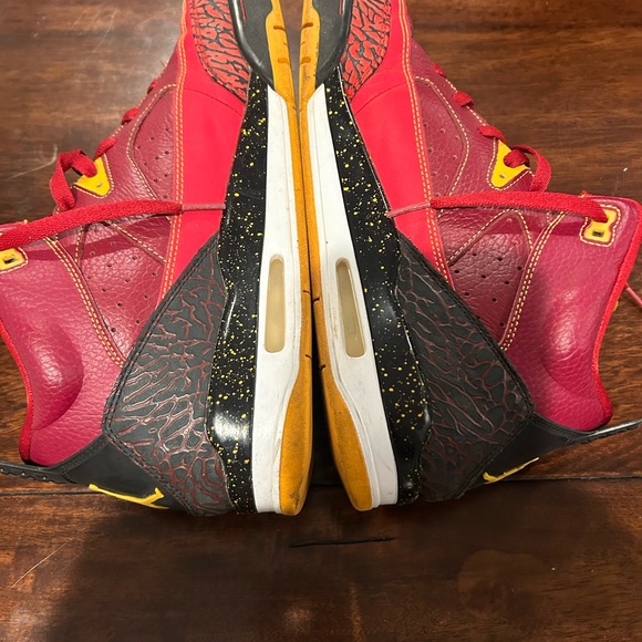 Jordan Sneakers - Picture 5 of 9